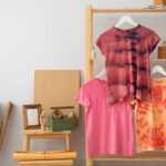 Jak přetvořit starou mikinu na módní domácí oblečení za 15 minut