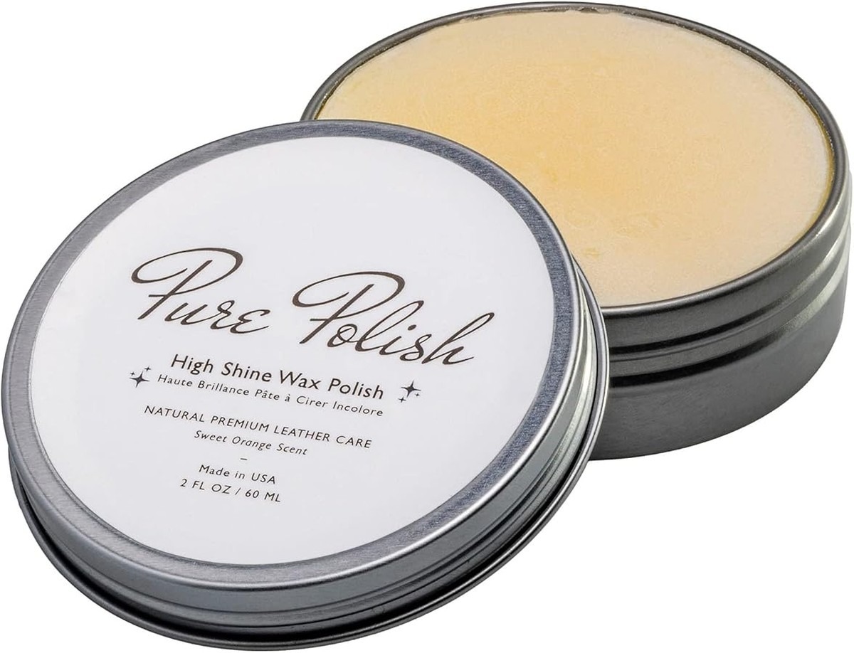 Kůra z banánu otře hnědé skvrny z kůže bot - image 2