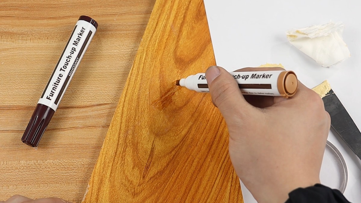 Tužka na škrábance v nábytku: levnější řešení než profesionální lakování - image 1