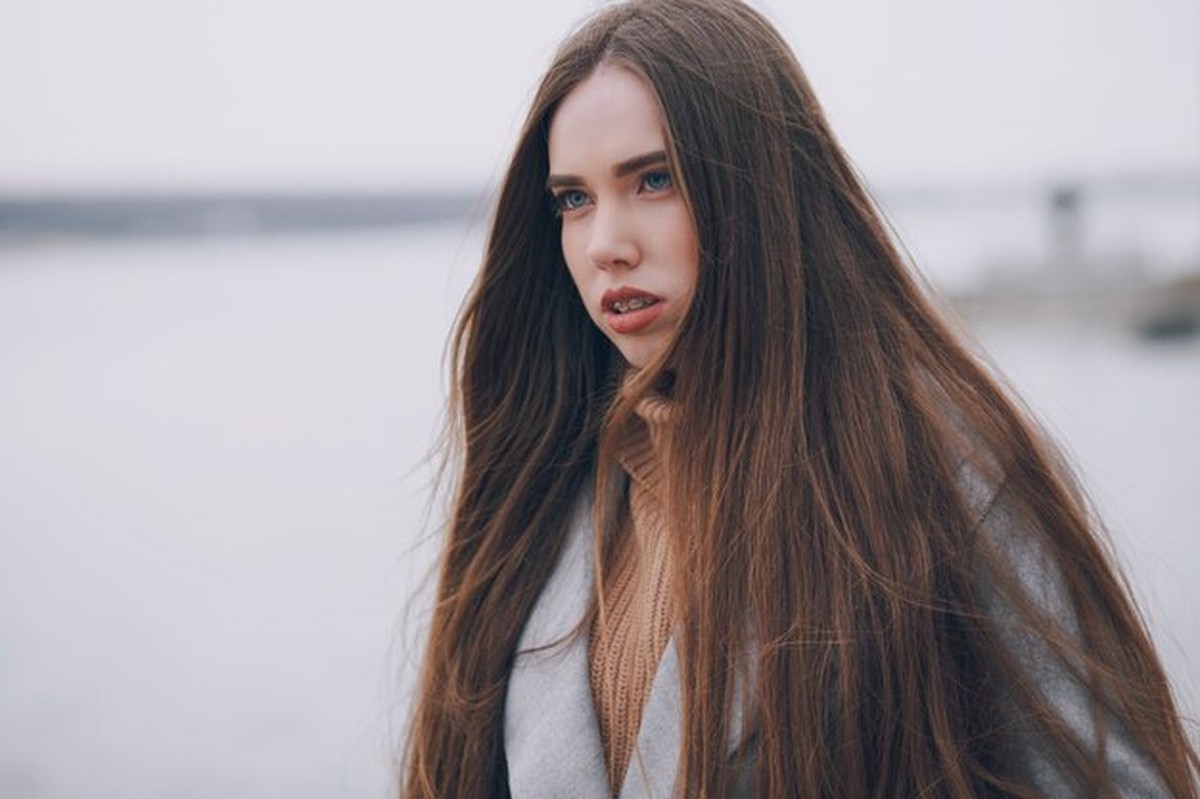 Vlasy bez péče: tajemství dlouhovlásky za pár korun měsíčně