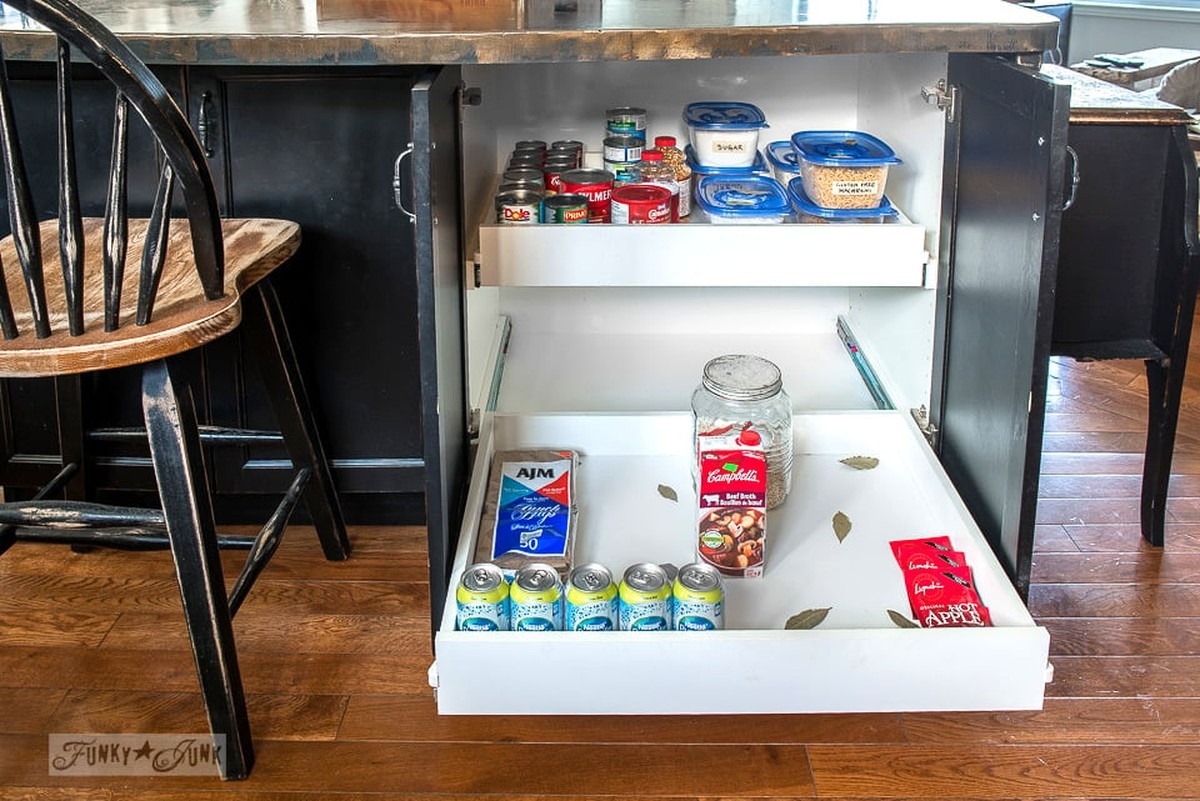 Bobkový list do mouky: 100 let starý trik proti molům a švábům