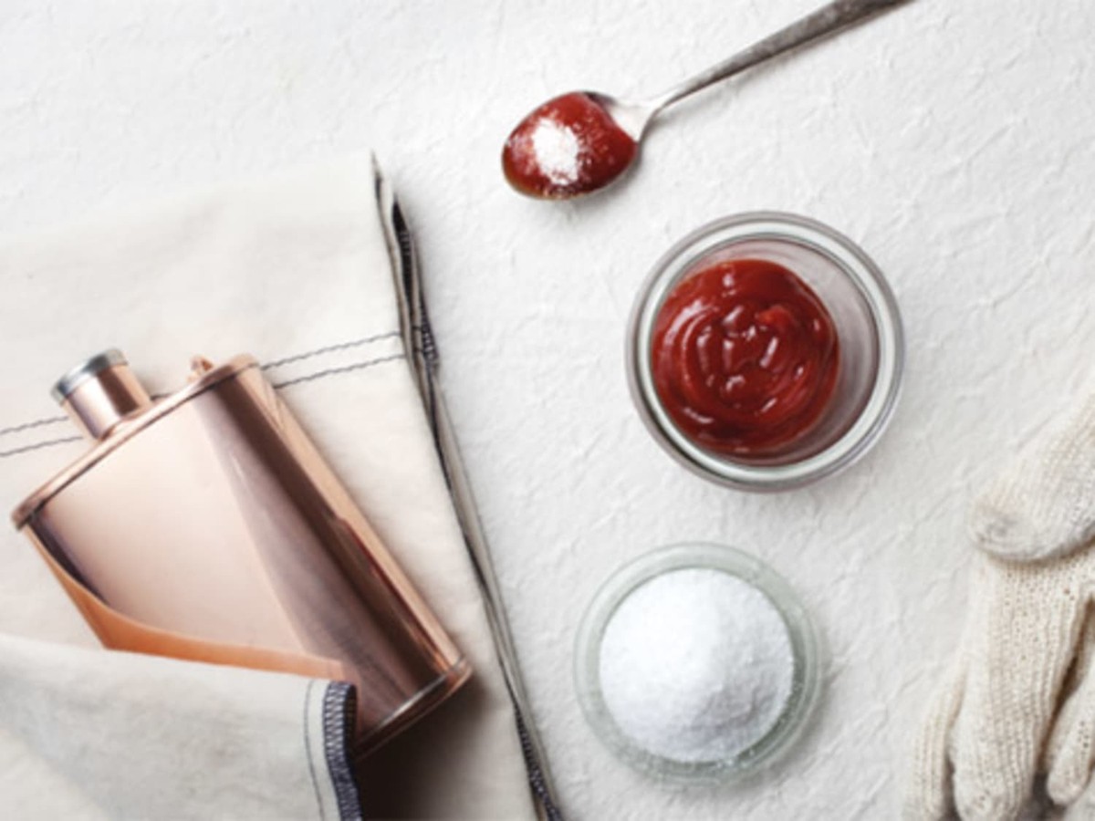 Kečup na měděných věcech: proč to všichni skrývají