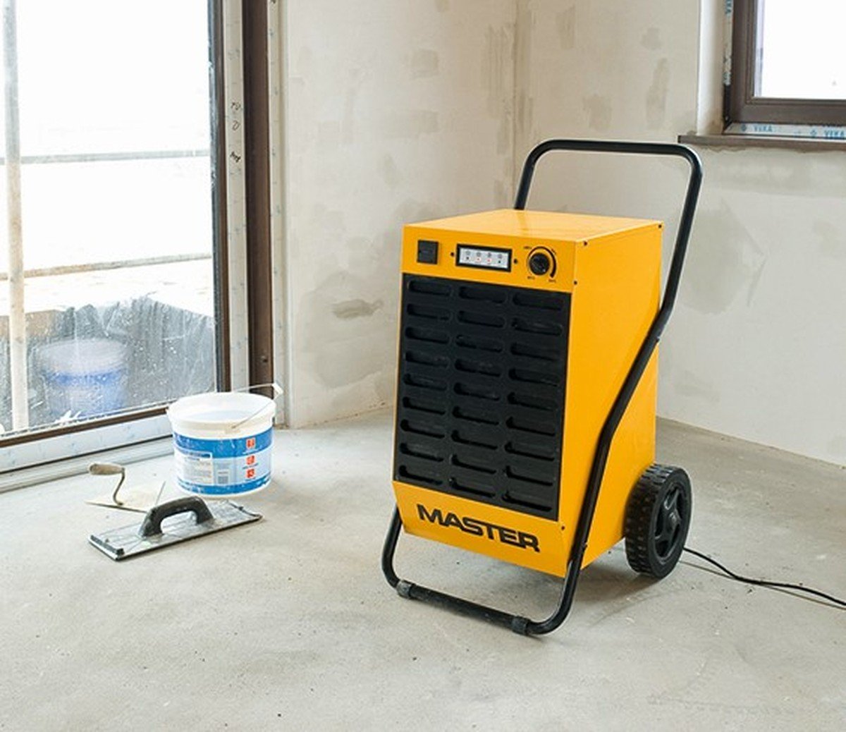 Kousky sádry v ložnici absorbují vlhkost jako průmyslový odvlhčovač - image 1