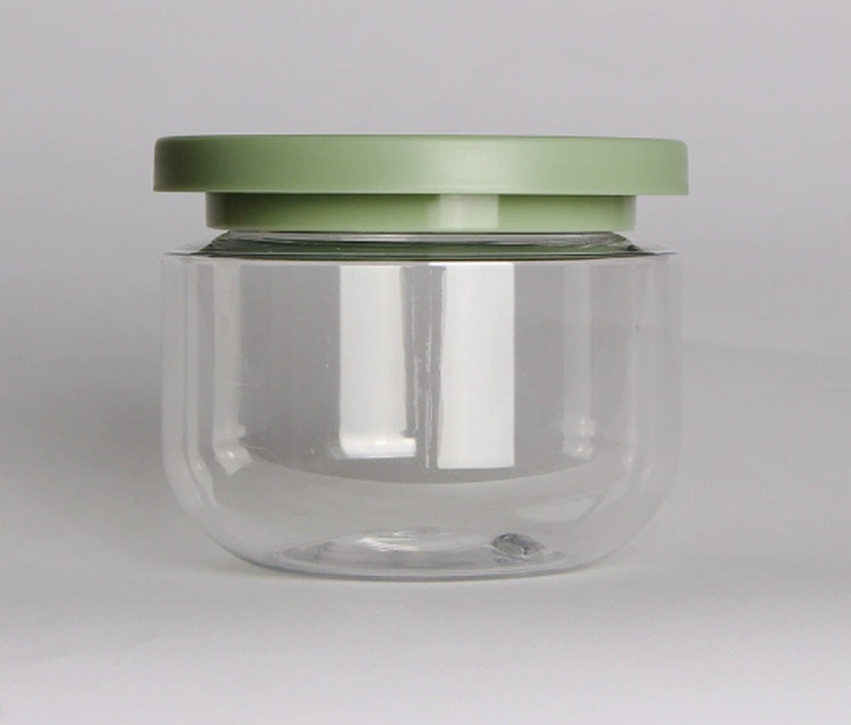 Krabička od másla jako zázrak: jak ji používají mistr kadeřníci na vlasy