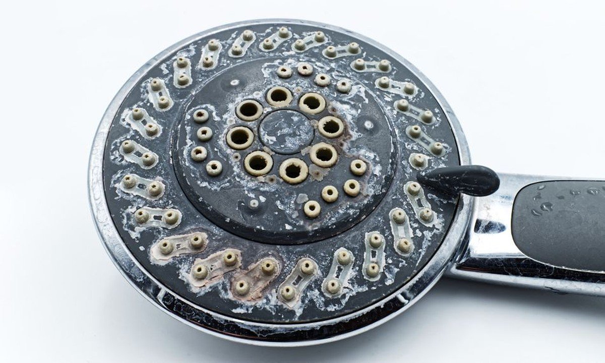 Ocet v sprše vám vyčistí vápenaté usazeniny bez prodejních chemikálií - image 2