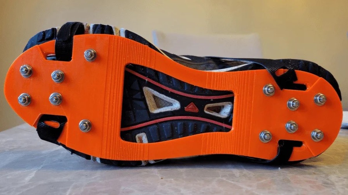 Starý punčochový kousek + písek = dokonalý pomocník na kluzké cesty - image 2