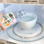 Sůl a ocet v mikrovlnce rozpustí usazený vápenec za 5 minut