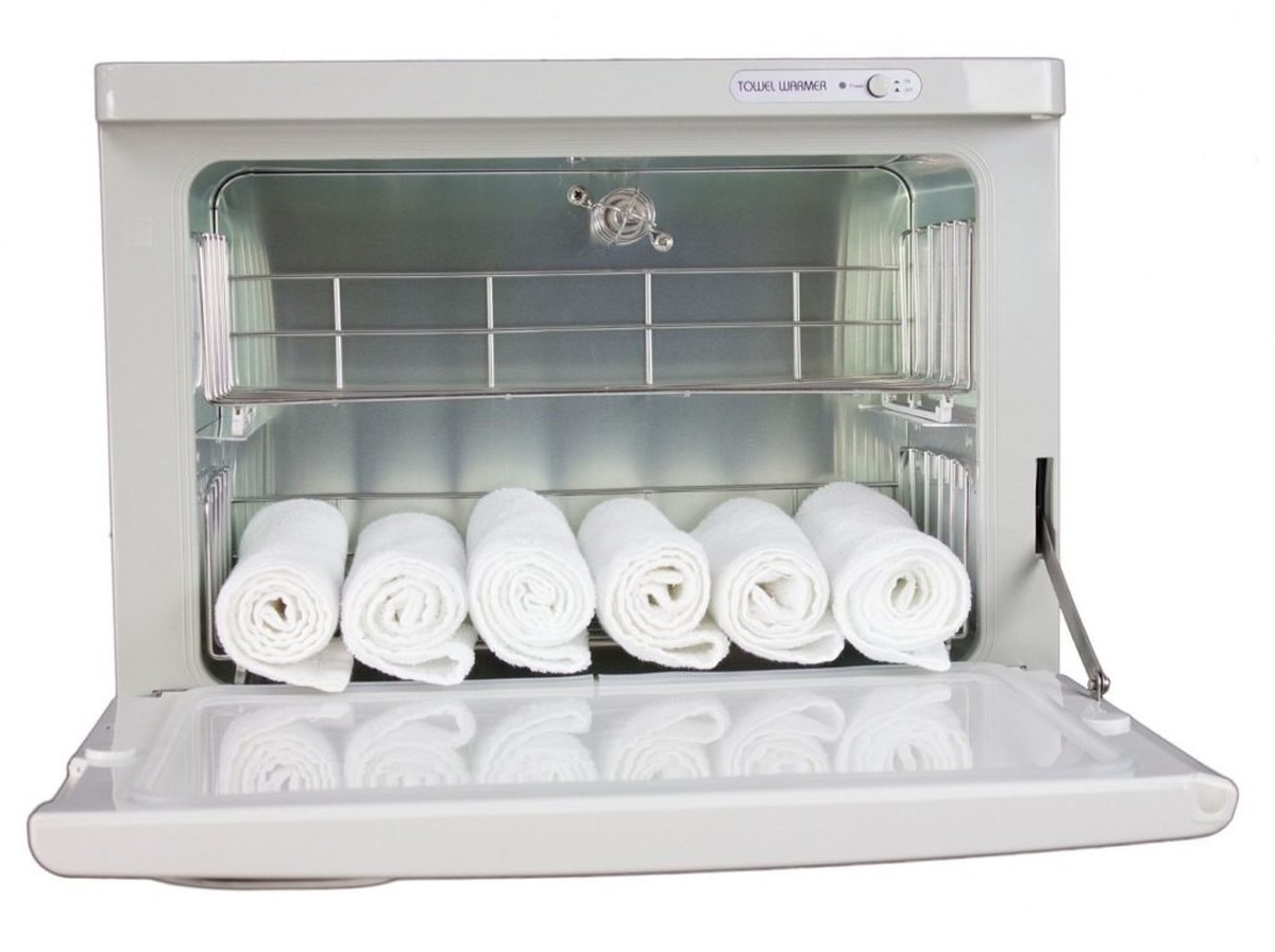 Vlhký ručník v mrazáku proti hluku klimatizace – trik, který nikdo nezná