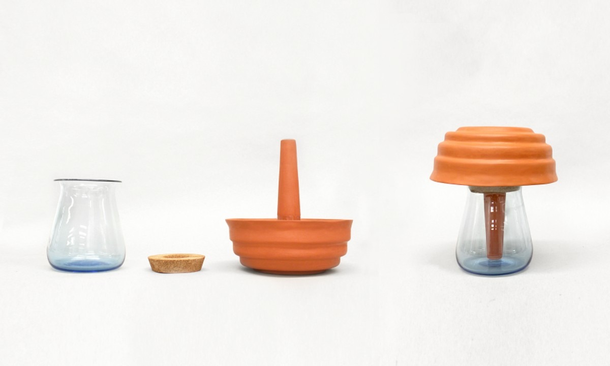 Zvlhčovač ze starého květináče a svíčky: funguje líp než ty drahé