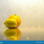 Citronová šťáva na zrcadlo — proč to namísto drahem čistidla