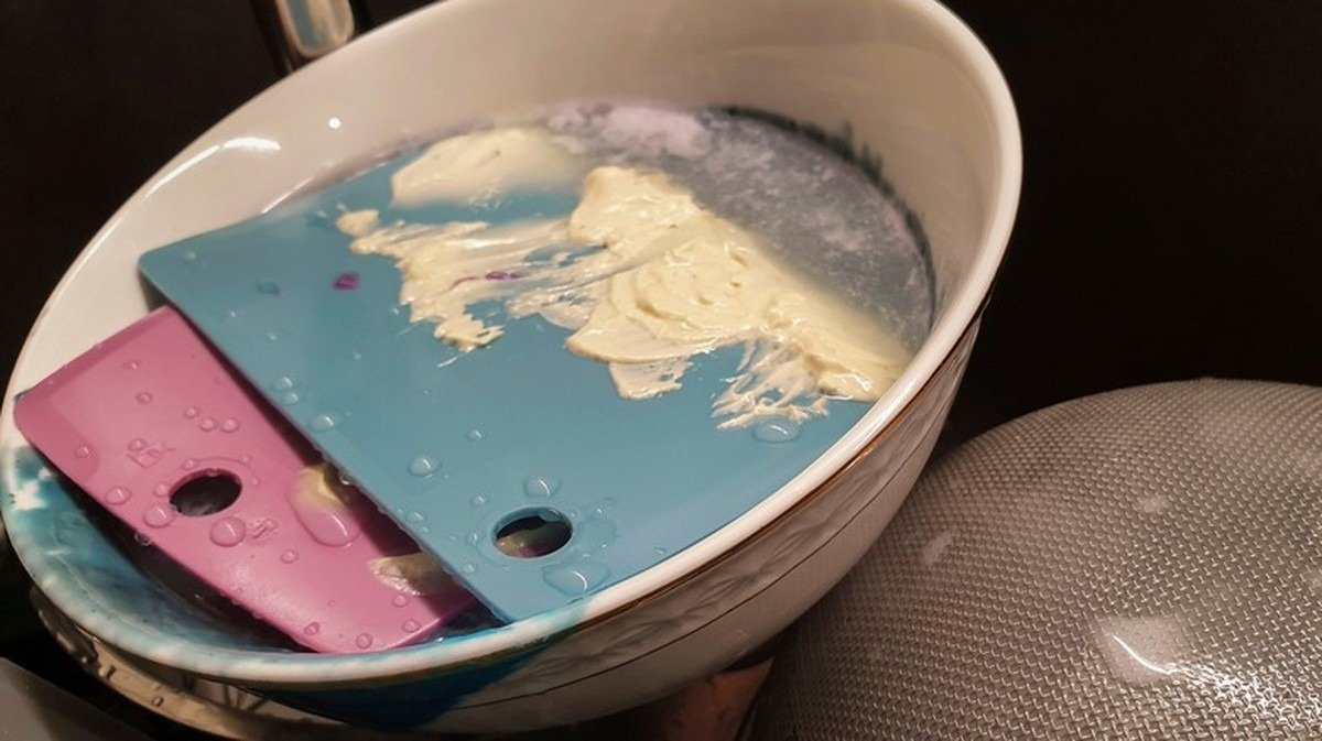 Instalatéři vás prosí: nikdy nelévejte dolů tuto másla