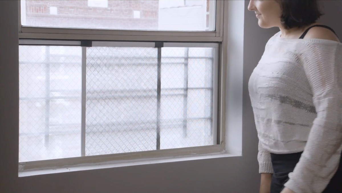 Jak používat kávový filtr na okně? Trik proti prašným nárožím - image 2