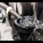 Ocet v chladící kapalině — jak prodloužit životnost motoru levně