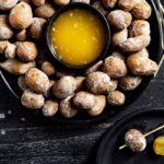 Proč všichni kuchaři přidávají sůl do vody při vaření brambor