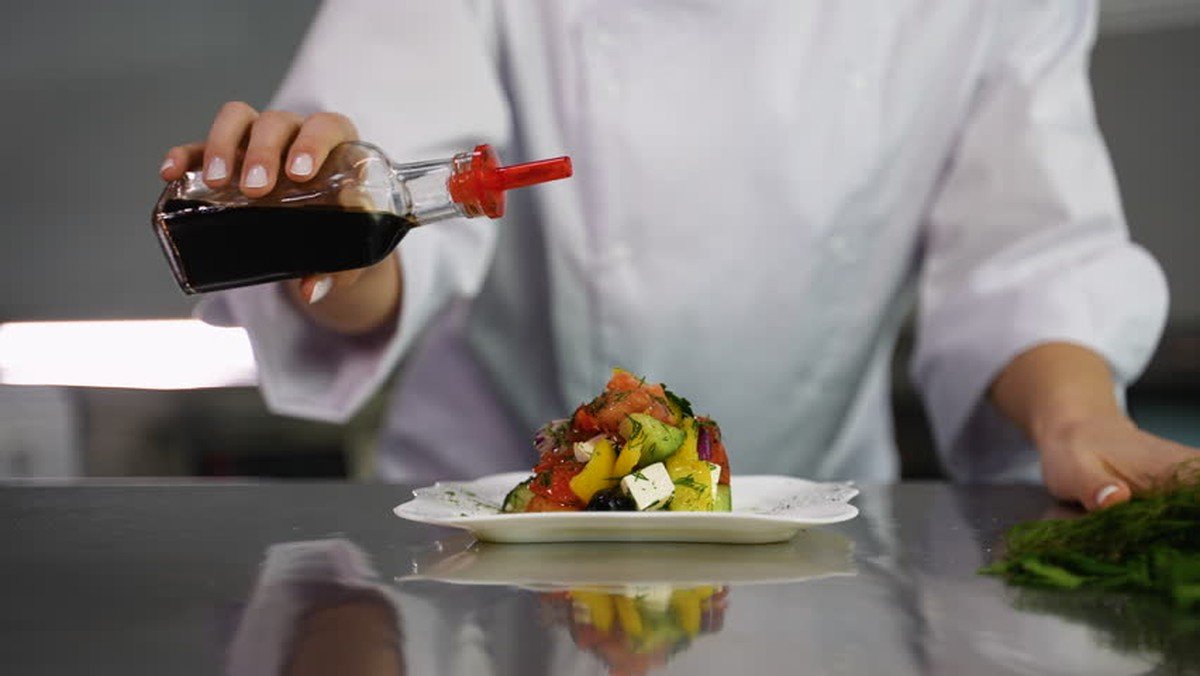 Proč všichni šéfkuchaři přidávají ocet do vařící vody na vejce - image 2