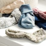 Starý ponožkový pár jako nejlepší hubka na prachy, kterou kdy vytvoříte