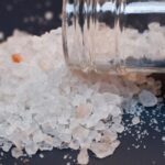 Sůl do sprchy změní vám koupelnu: vědecký důvod je jednoduchý