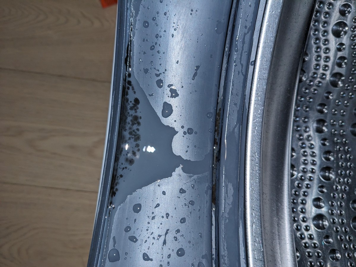 Vložte ocet do práčky: jak se zbavit plísně na těsnění za 50 korun - image 2