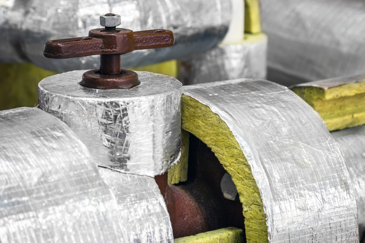 Hliníková fólie za radiátorem? Výrobci se bojí, že to ušetří 30 % topení - image 2