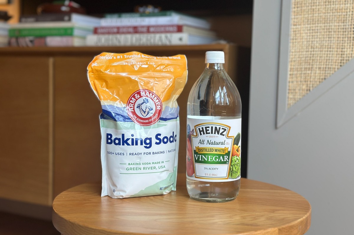 Jedlá soda a ocet na okna: čistota jako ze služby