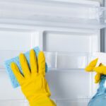 Ocet v ledničce: jak se zbavit zápachu jednoduchou lahví