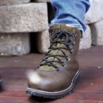 WD-40 na zimní botách chrání lépe než drahé impregnanty