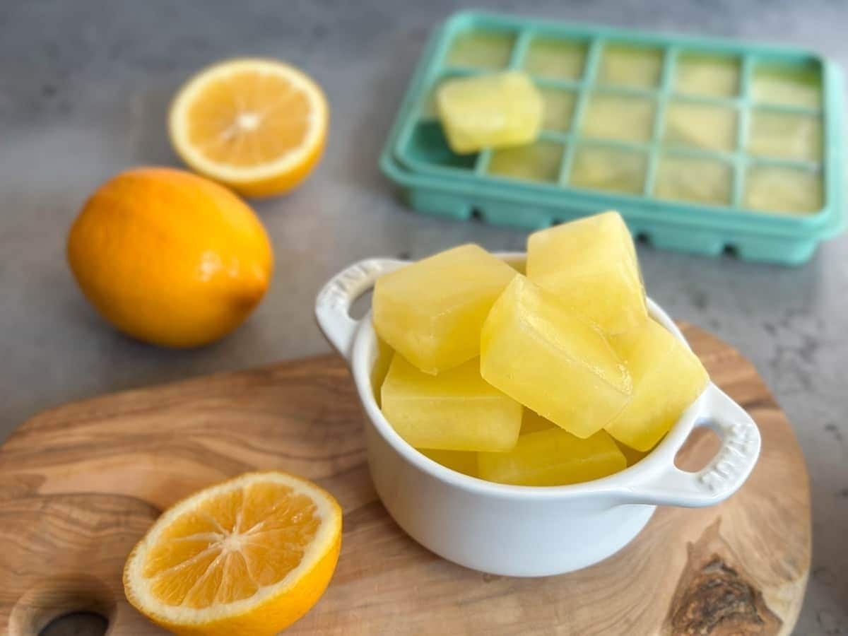 Zmrazená citrón v mrazáku: proč jej používají restaurace